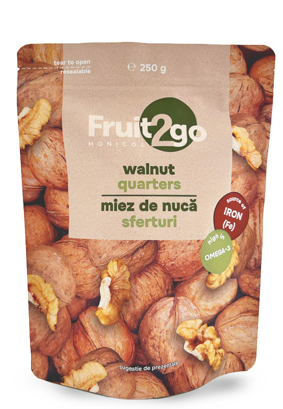 Miez de nucă sferturi